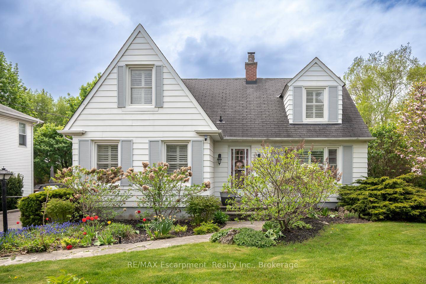 Welcome to 124 Lydia Avenue A rare and exceptional offering on one of Old Milton's most sought after streets.