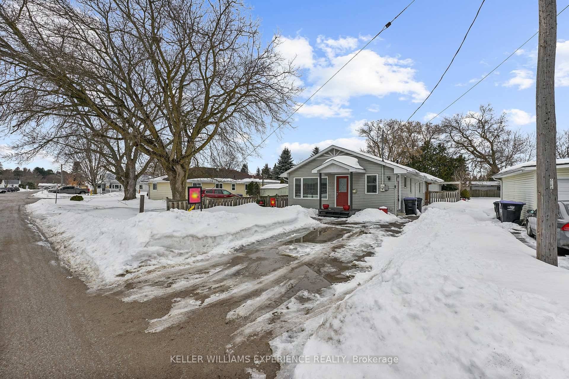 Welcome to 107 Sydenham, an extraordinary family home situated on an extra deep lot, directly across from the towns public school.
