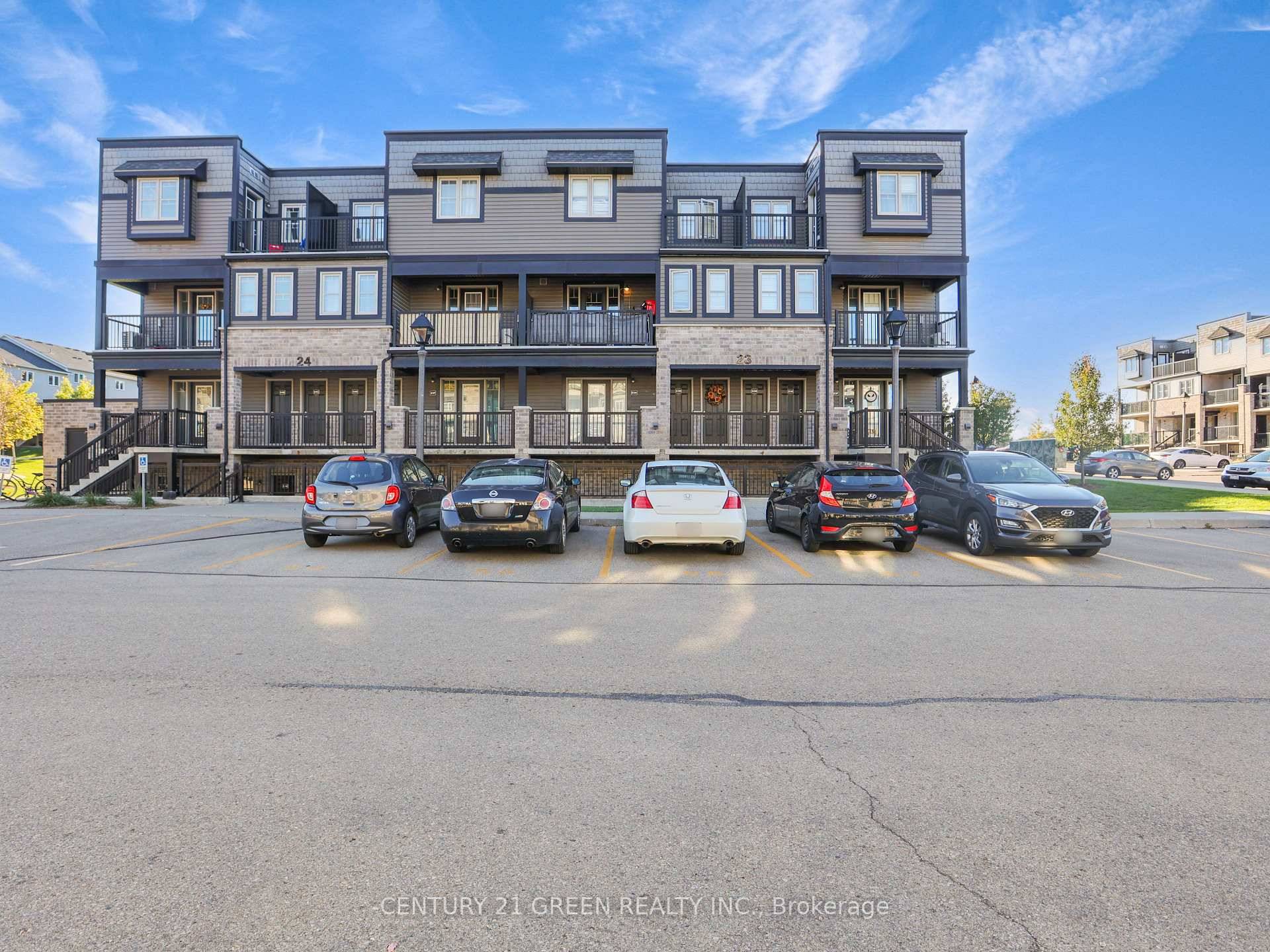 Welcome to this gorgeous stacked townhouse condo offering the perfect blend of comfort, convenience, and modern design !