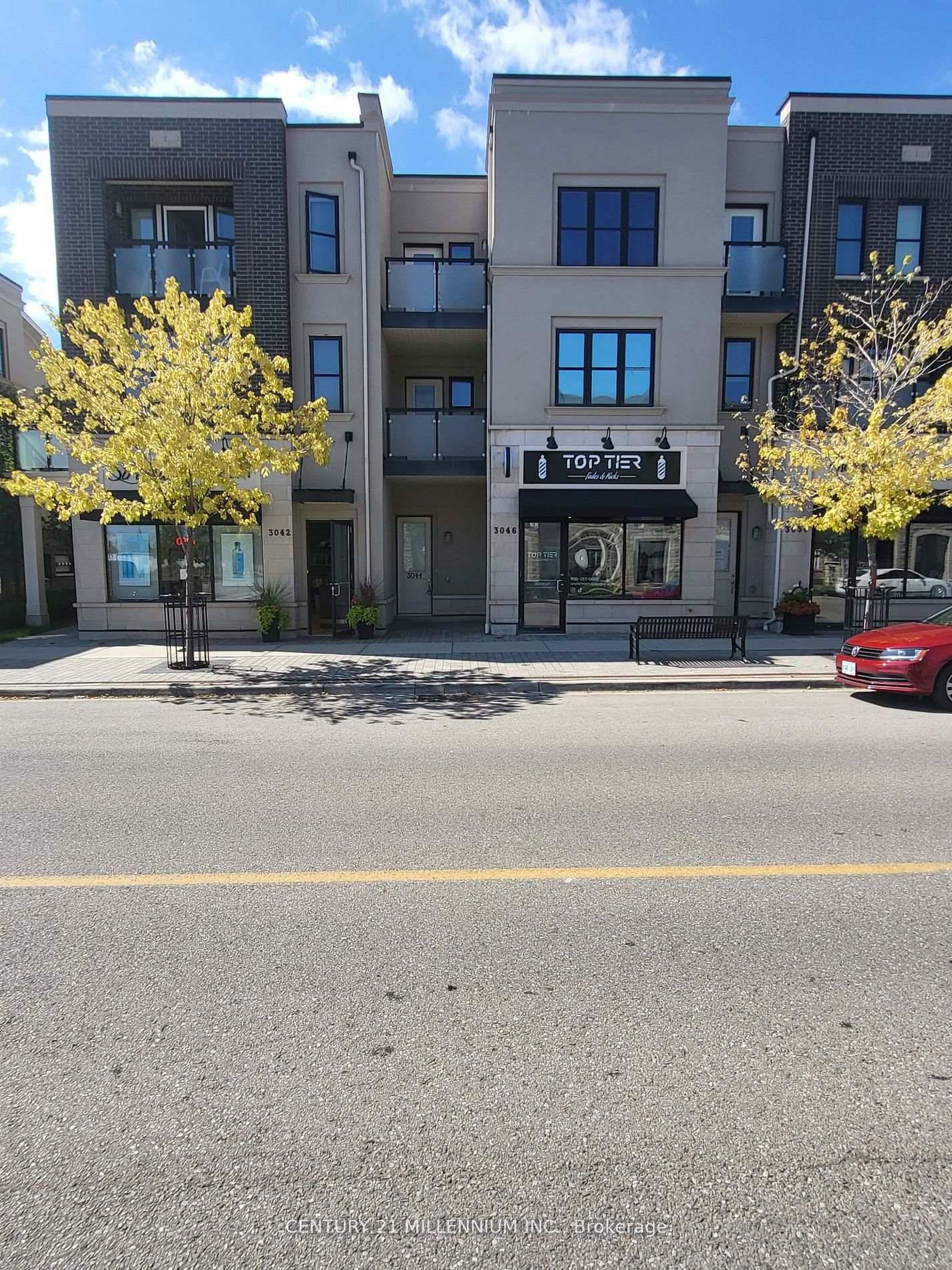 Modern amp ; Open Concept 3 Bedroom 3 Bathroom Freehold Townhome in Prestigious 'Preserve Community' !
