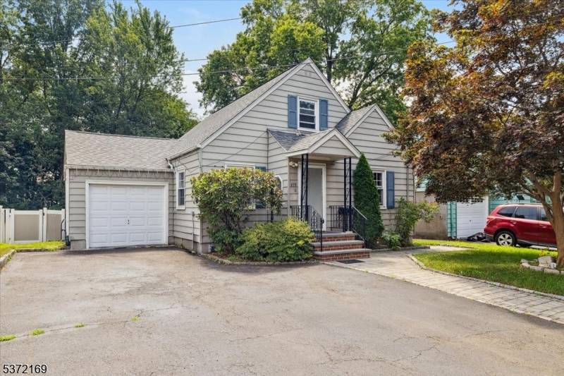 This well maintained Cape Cod style home in a desirable Clifton neighborhood features 3 bedrooms and 2 bathrooms.
