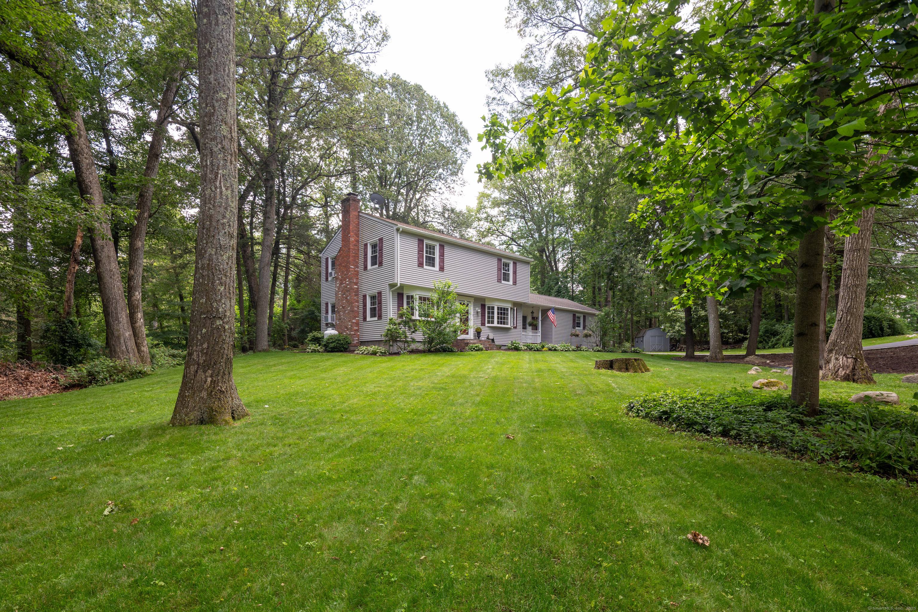 Welcome to this stunning 3 bedroom, 2.