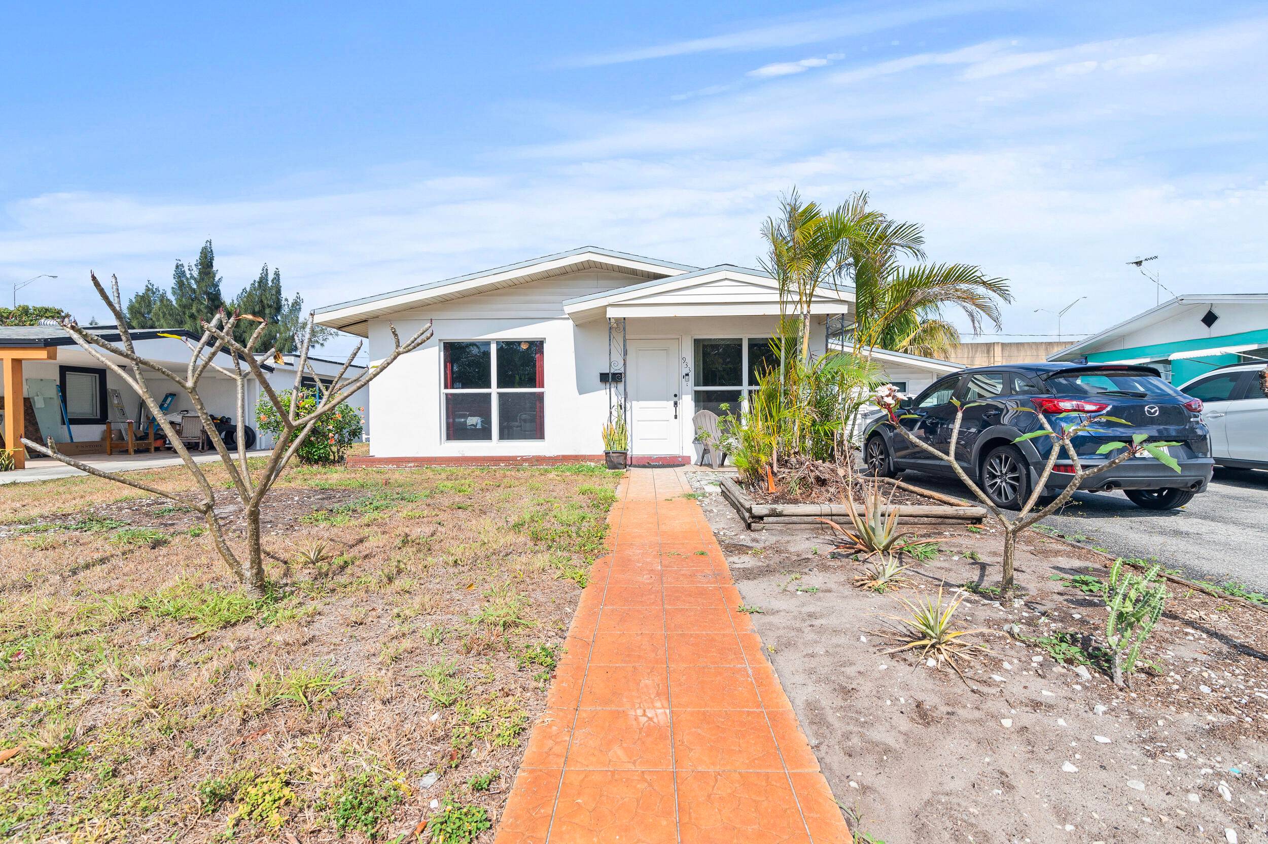 Spacious 5BD 3BA home in Lake Worth !