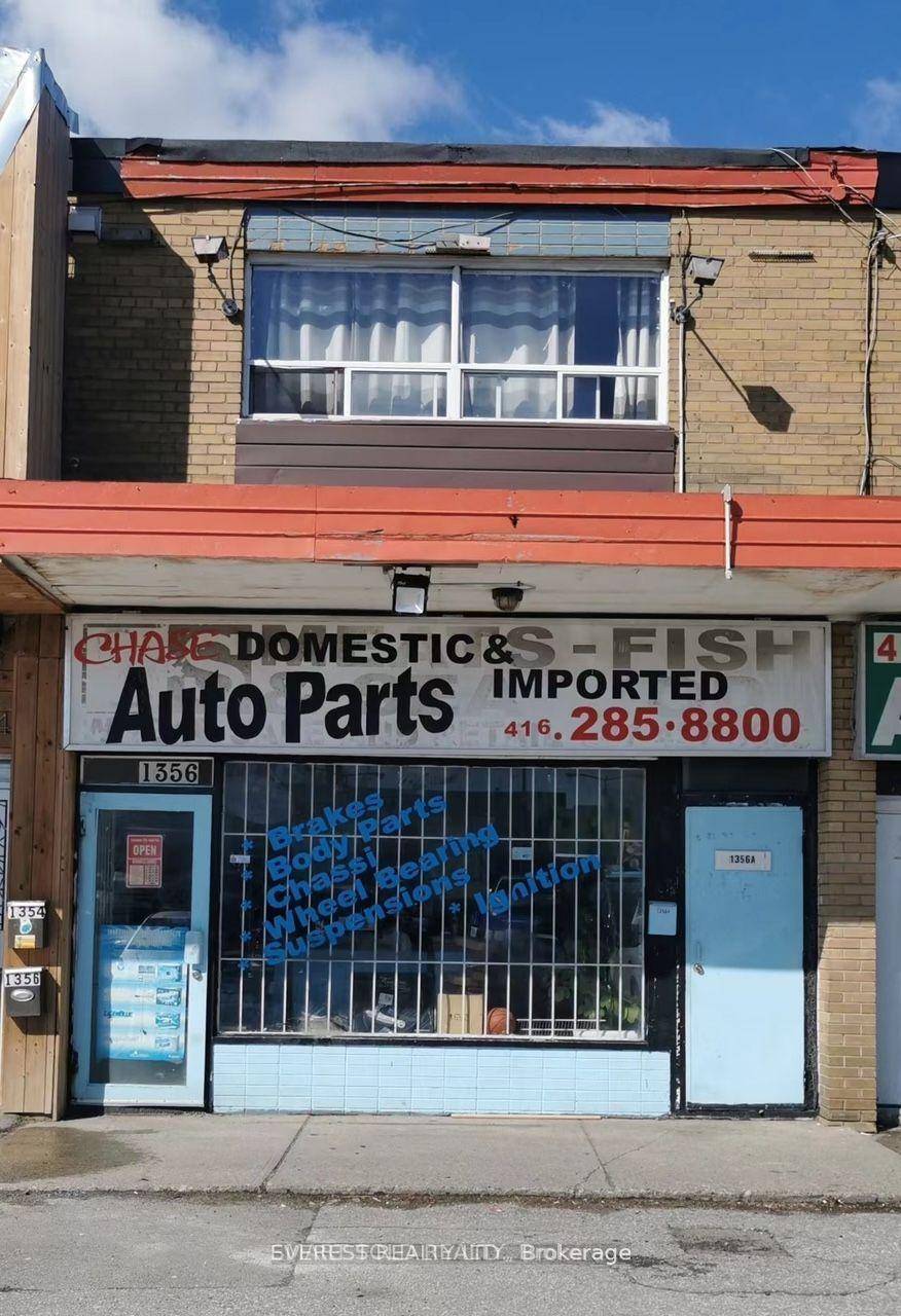 Main Floor for rental. Commercial Retail Space.