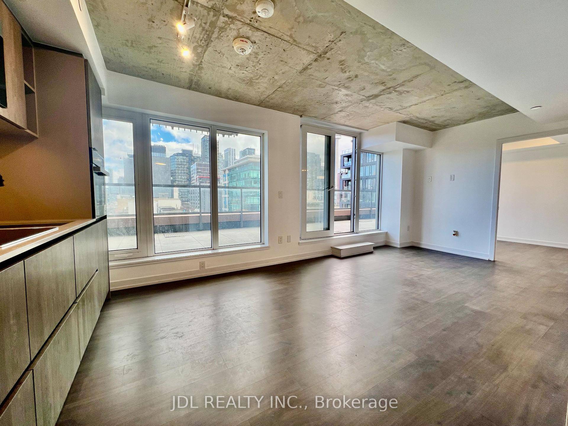 Welcome to this spacious and functional 1 1 bedroom home with parking in the sought after Rush Condos by Alterra !