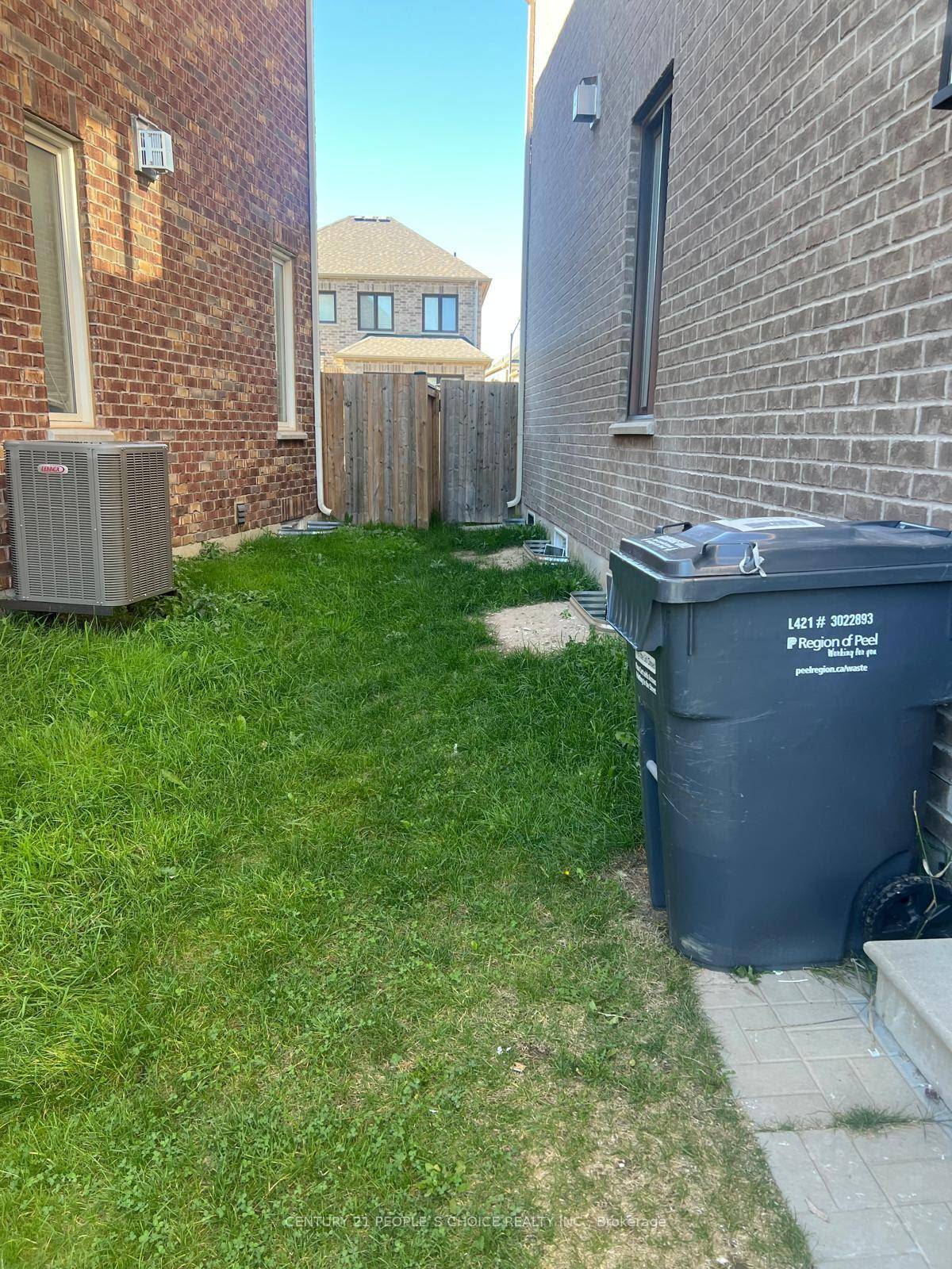 Excellent Premium Lot Never Lived in Legal Basement Located in the neighborhood of BRAM WEST, Mississauga Road and Financial Drive, two bedroom two full wash rooms.