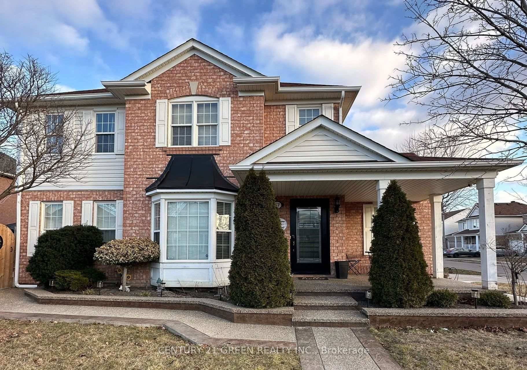 Welcome to this beautiful Corner house located on a beautiful street.