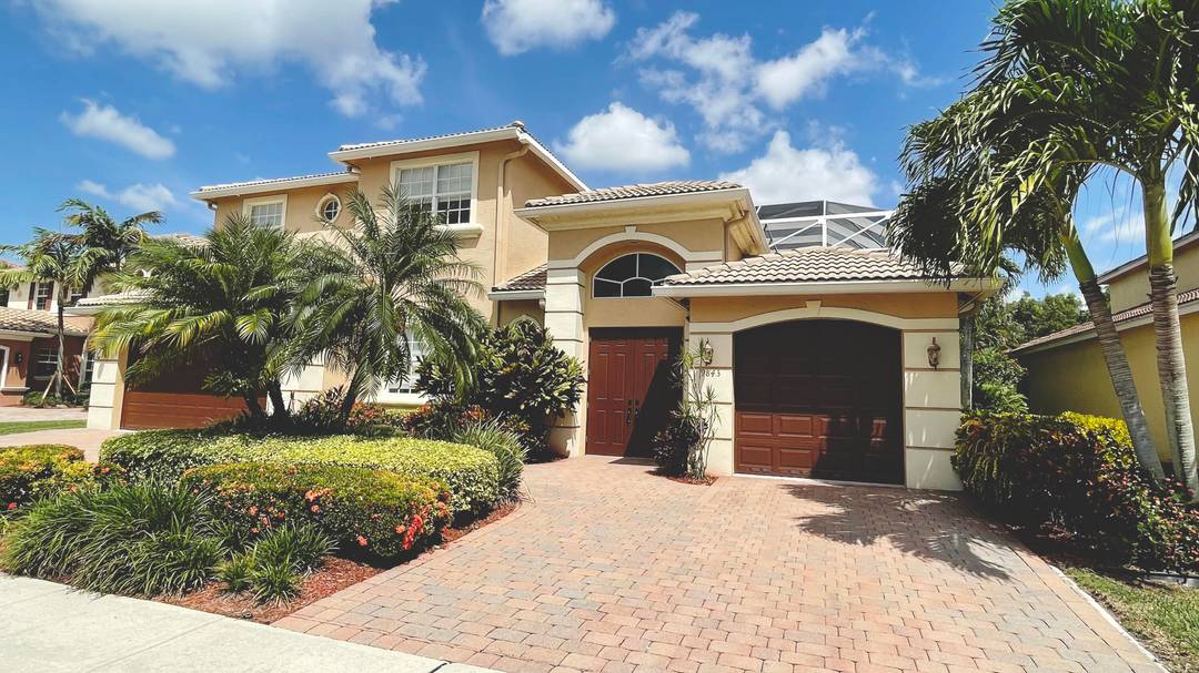 Beautifully maintained home in the desirable Isola Bella community featuring 4 bedrooms and 4.