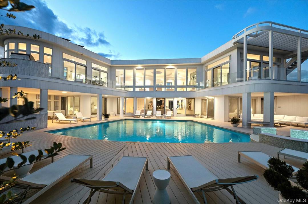 OCEANFRONT MANSION MASTERPIECE YOUR 5 STAR OCEAN RESORT PARADISE AWAITS !