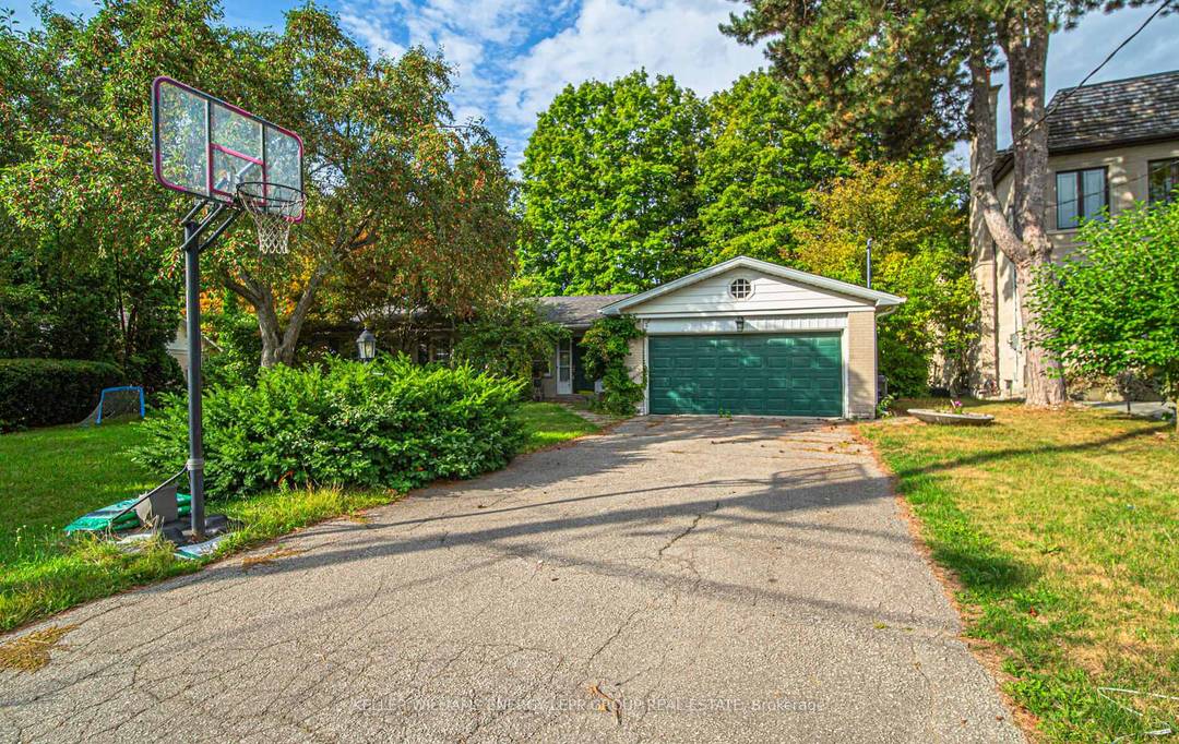 Build your dream home on a stunning pie shaped ravine lot nestled on a quiet Banbury court, directly across from the prestigious Bridle Path estates.