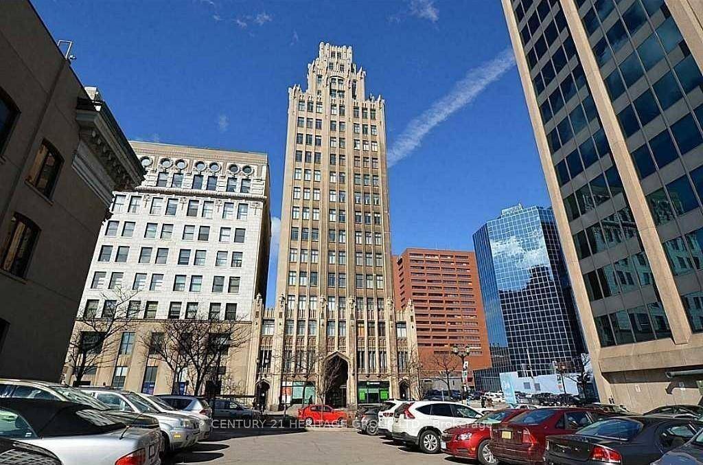Step into Hamilton's history with this stylish 2 bedroom, 1 bathroom unit in the renowned Pigott Building.