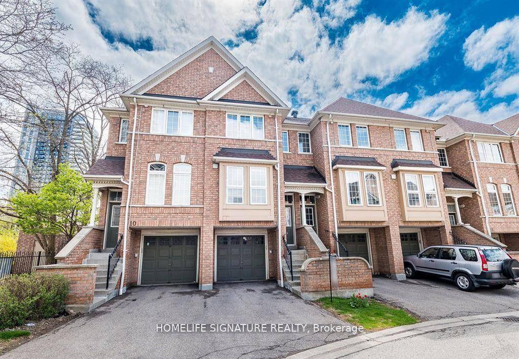 Welcome to this bright and spacious 3 bedroom, 2.