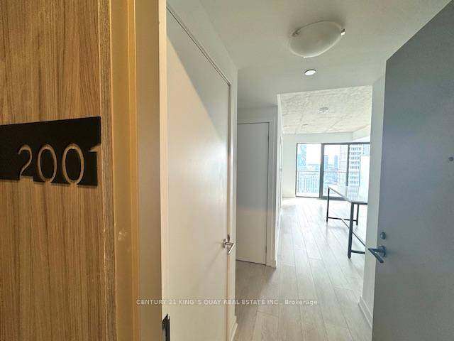 Bright amp ; Spacious 1 1 Bedroom Den can be used as 2nd bedroom Walk To Eaton Centre, Toronto Metropolitan University, which was formerly known as Ryerson University And St ...