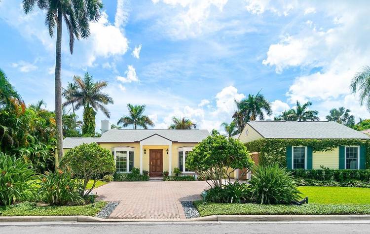 Experience the charm of Palm Beach on the North End in this lovely seasonal rental featuring 5 bedrooms, 4 bathrooms, a formal dining room, living room, and family room.