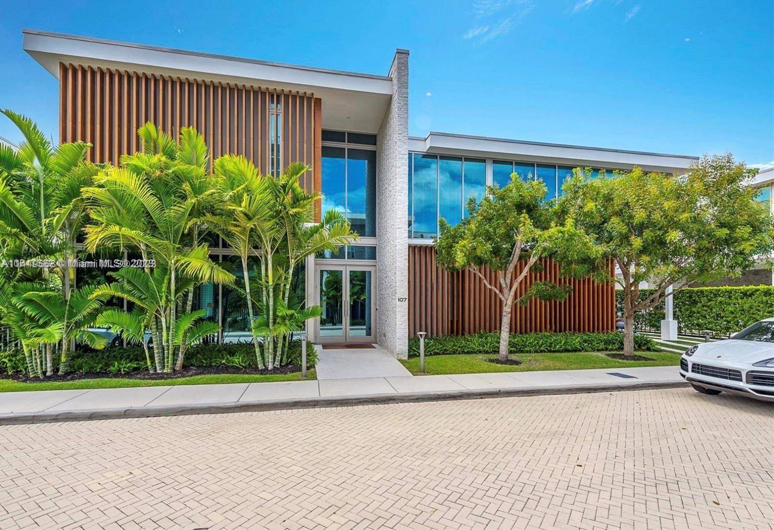 Welcome to this luxurious Villa located at Oceana Key Biscayne.