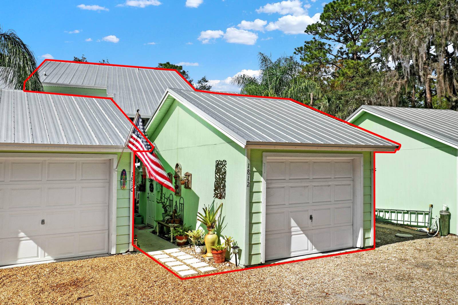 Welcome to Tropical Paradise, a great opportunity to own a unique and spacious CBS 2 2, 2nd floor villa w garage nestled in a secluded key west style waterfront community ...