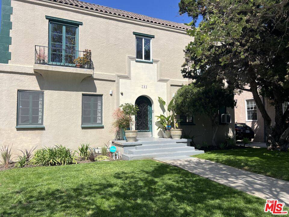 741 S Mansfield Ave 2BR Hancock Park La