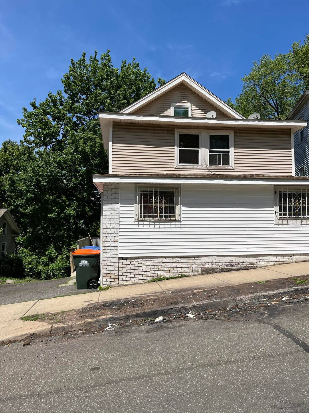 Two family with both units having 4 bedrooms.