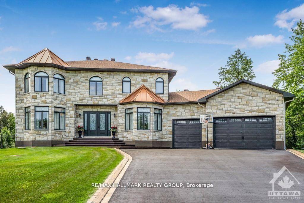 699 Ballycastle Crescent Custom Luxury Home Walkout Lot No Rear Neighbours Improved Price.