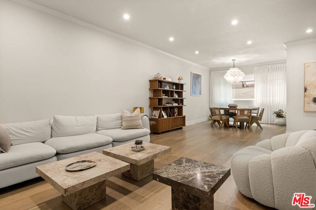 9000 Cynthia St 2BR Sunset Strip La