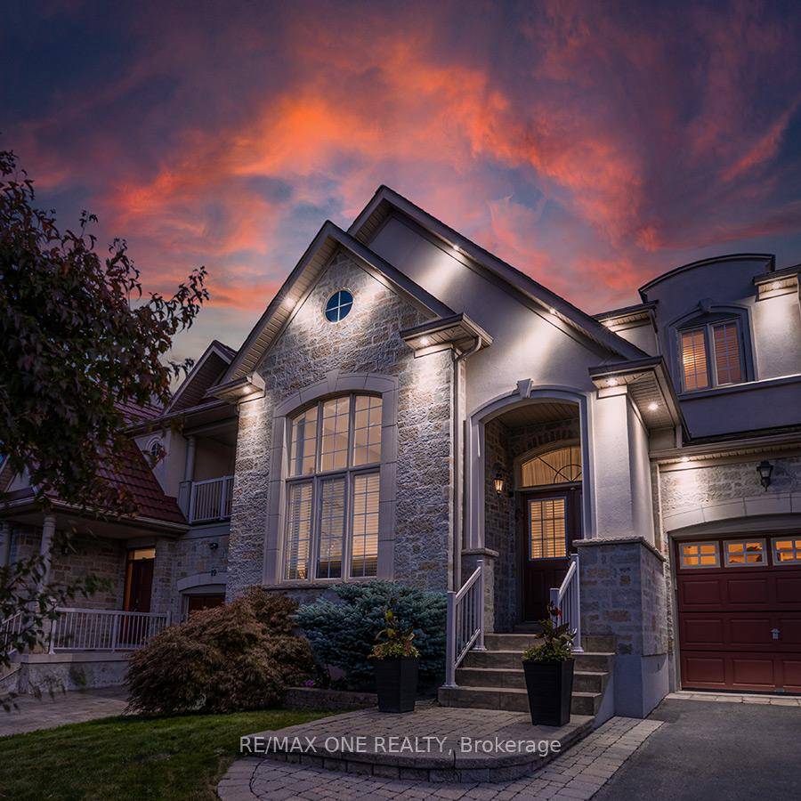 Discover the perfect blend of space, luxury, amp ; location in this unique Thornhill Woods home.