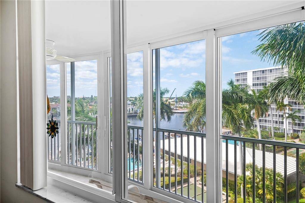 Come and enjoy Coastal Living with this beautiful 2 Bedroom, 2 Bathroom condo offering incredible Intracoastal and pool views !