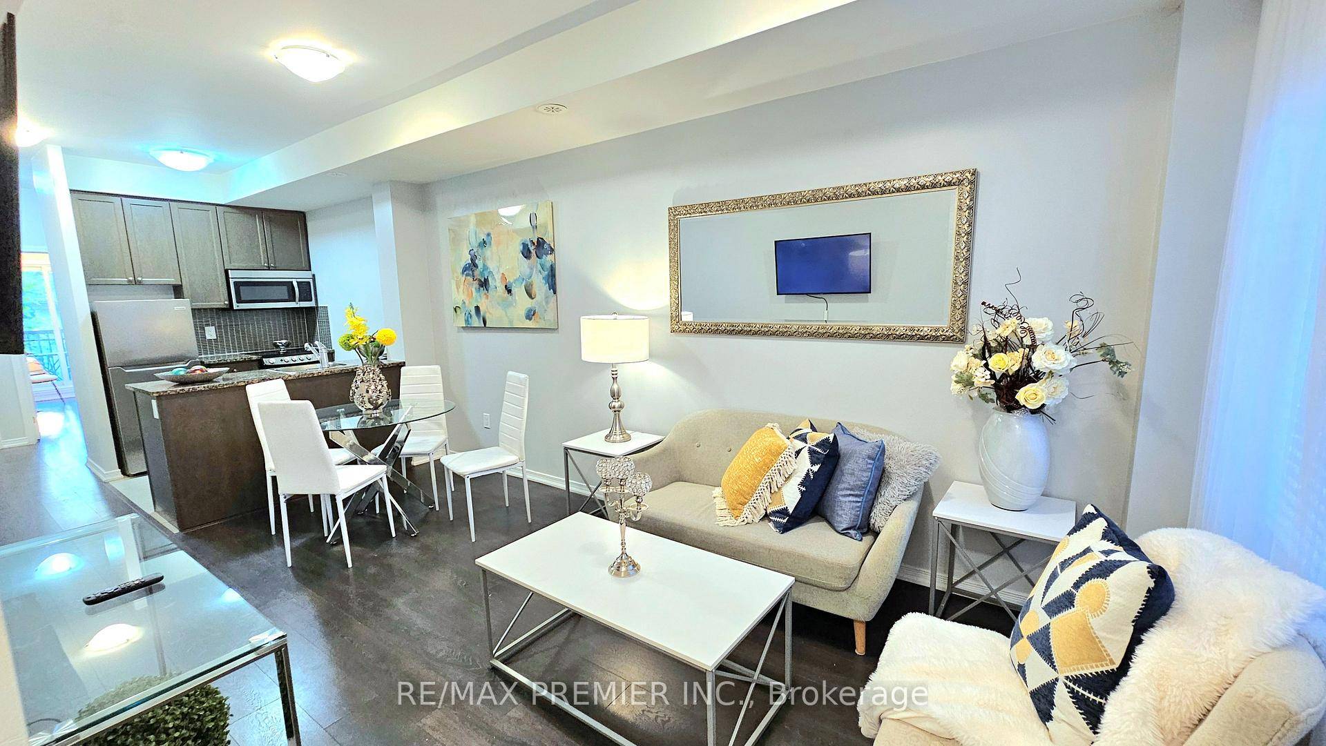 Gorgeous Menkes Built Condo Townhome for Rent, Modern Comfort amp ; Prime Location !