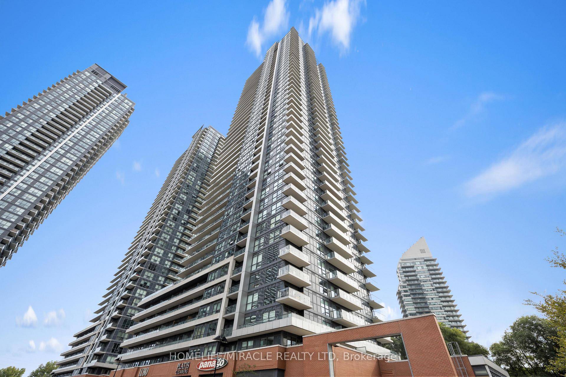 Stunning 2 Bed, 2 Bath Corner Unit on the 20th Floor at Westlake 2 !