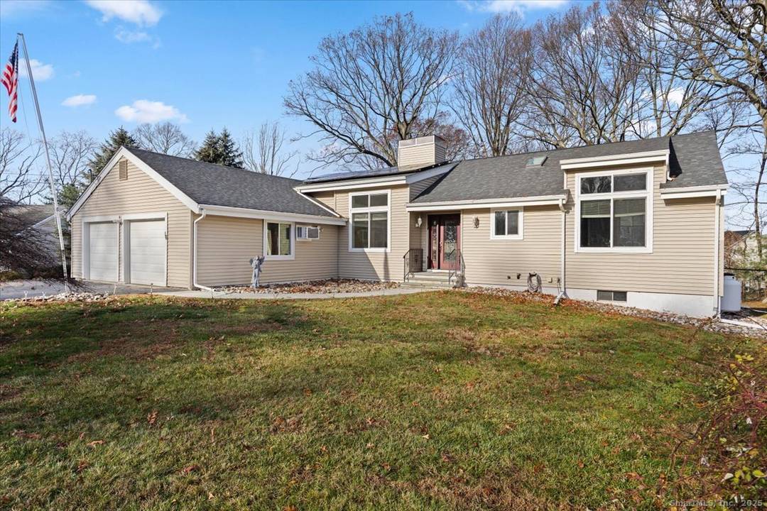 North Milford Gem Modern 3, 240SF Ranch on a Quiet Cul de Sac.