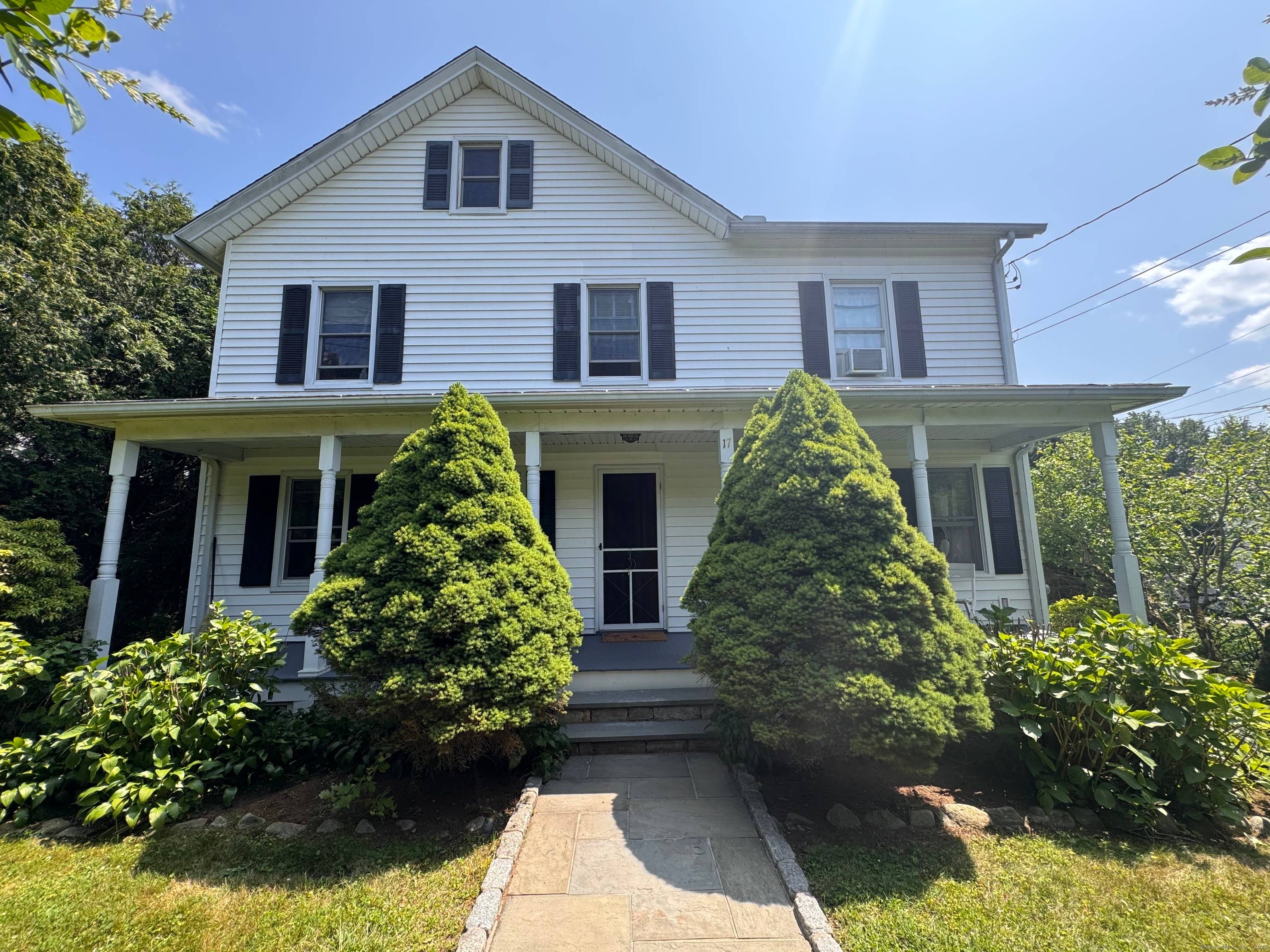 Charming 3 4 Bedroom Colonial in Prime Westport Location Available August 1 Bright and updated Colonial in a quiet, walkable neighborhood close to shops, restaurants, schools, and commuting options.