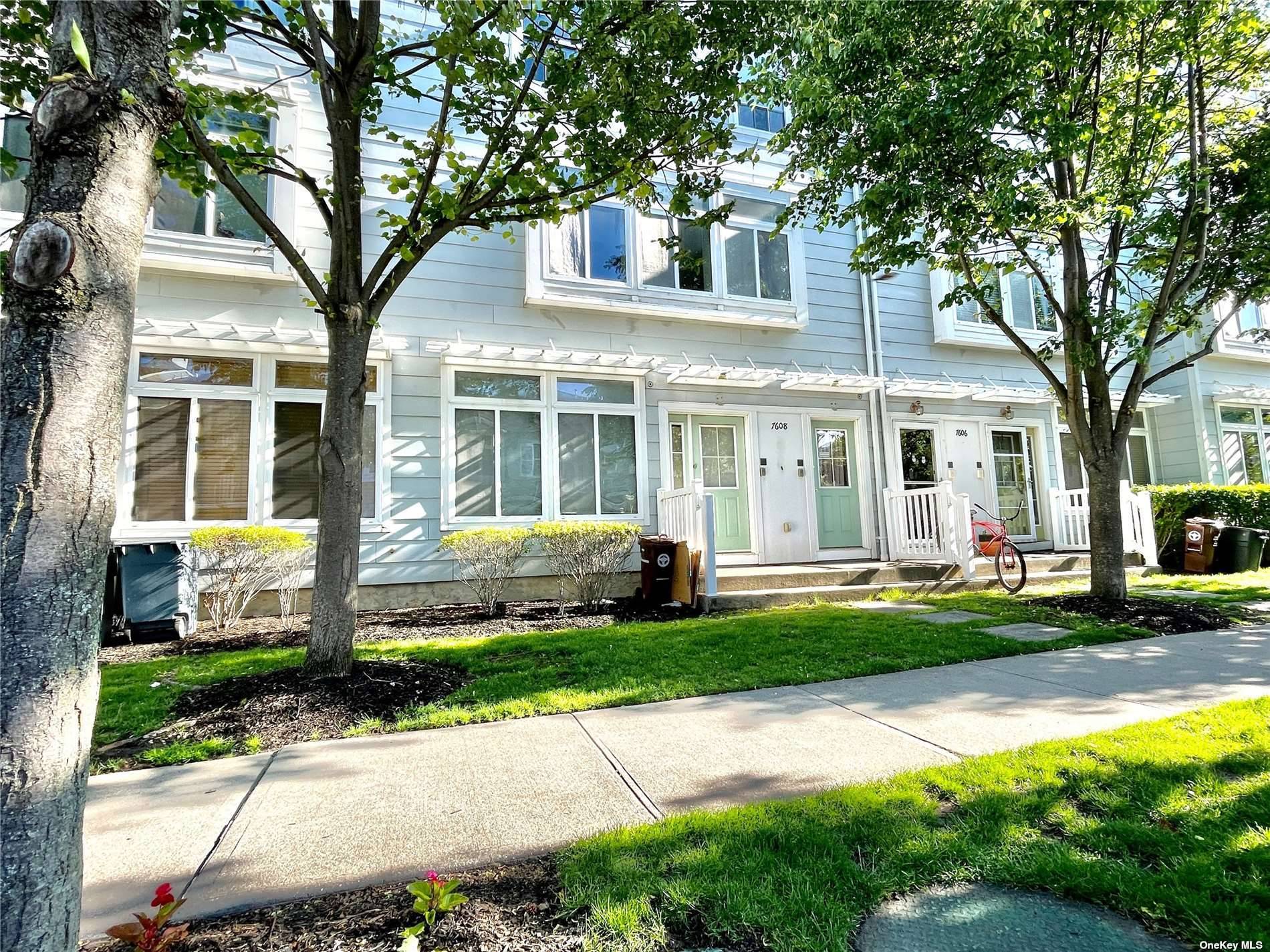 Amazing Opportunity to Own this Contemporary Home Located in the Beach Community of Arverne By the Sea, its Location makes it Ideal for Commuting with the A Train just steps ...