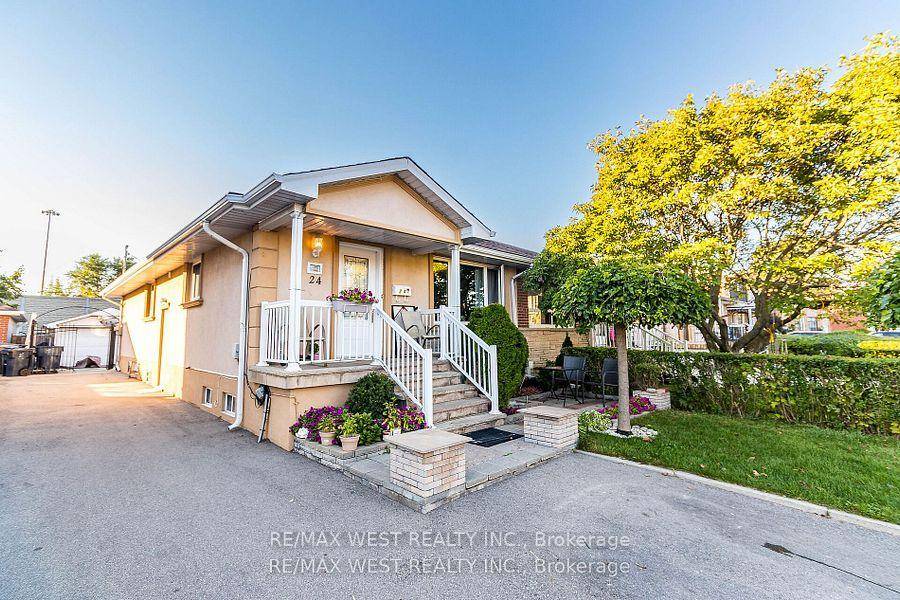 Beautiful 3 Bedroom Semi Detached Raised Bungalow Discover immaculate, stylish living in this desirable Etobicoke family neighborhood.