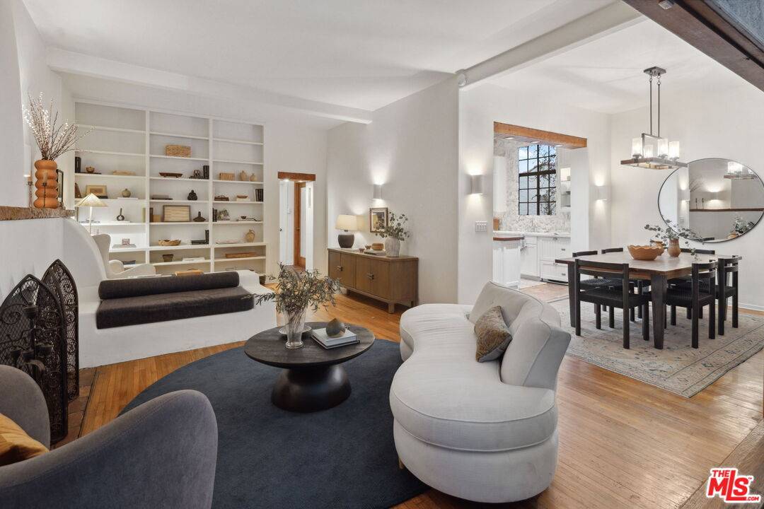 939 N Wetherly Dr 3.0 Sunset Strip LA