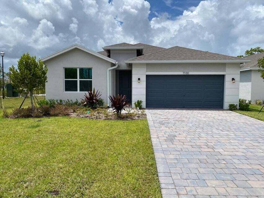 The Delray floor plan is a single story, single family home with 2, 034 square feet of living space featured in our Preserves at Park Trace community in Stuart, Florida.