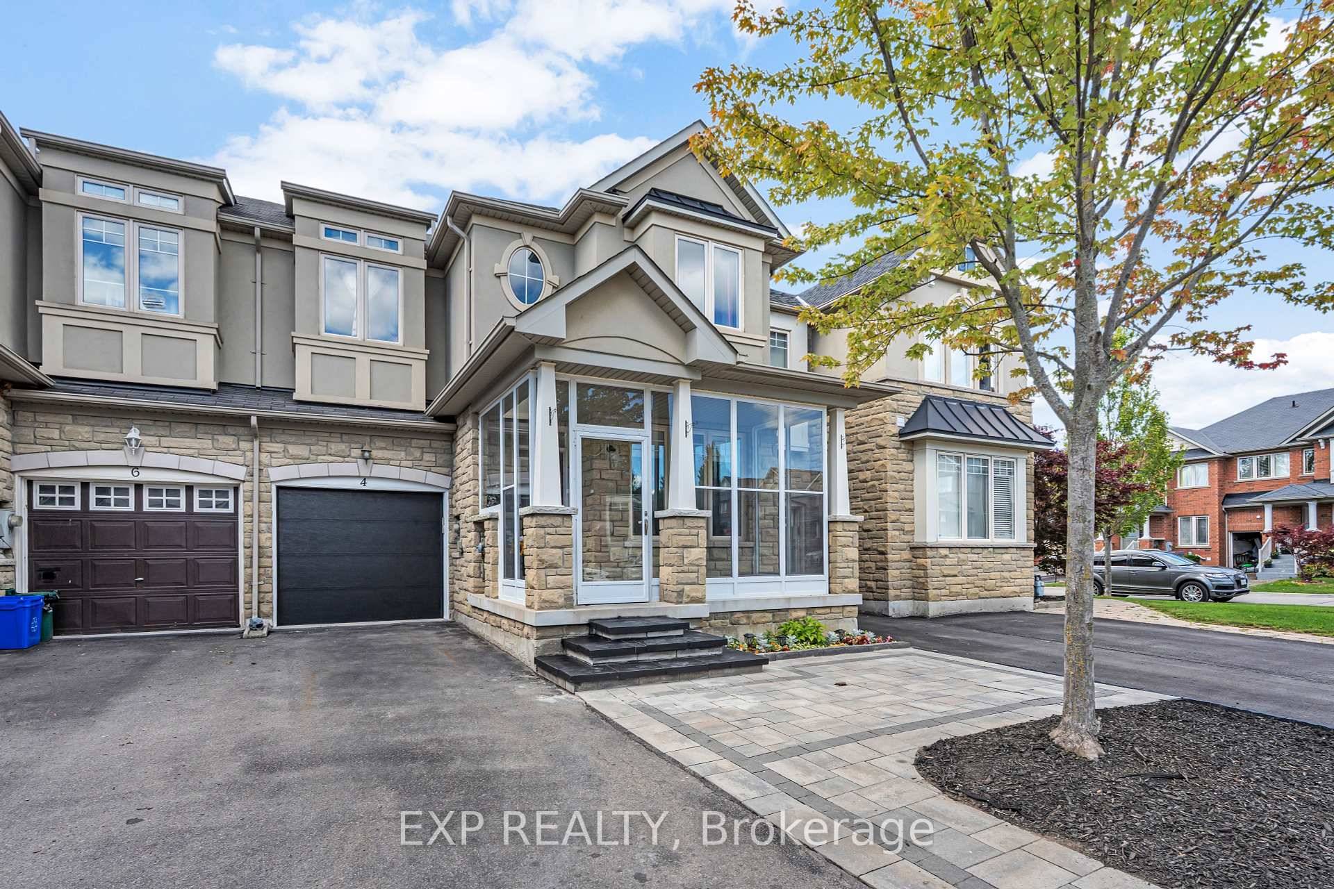 Welcome to this beautiful, bright, and spacious 3 1 bedroom, 4 bathroom townhouse located in the highly desirable Jefferson community of Richmond Hill.