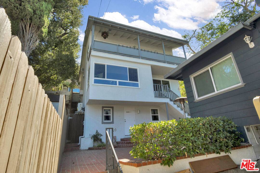 3662   Fredonia Dr 4BR Hollywood Hills East La