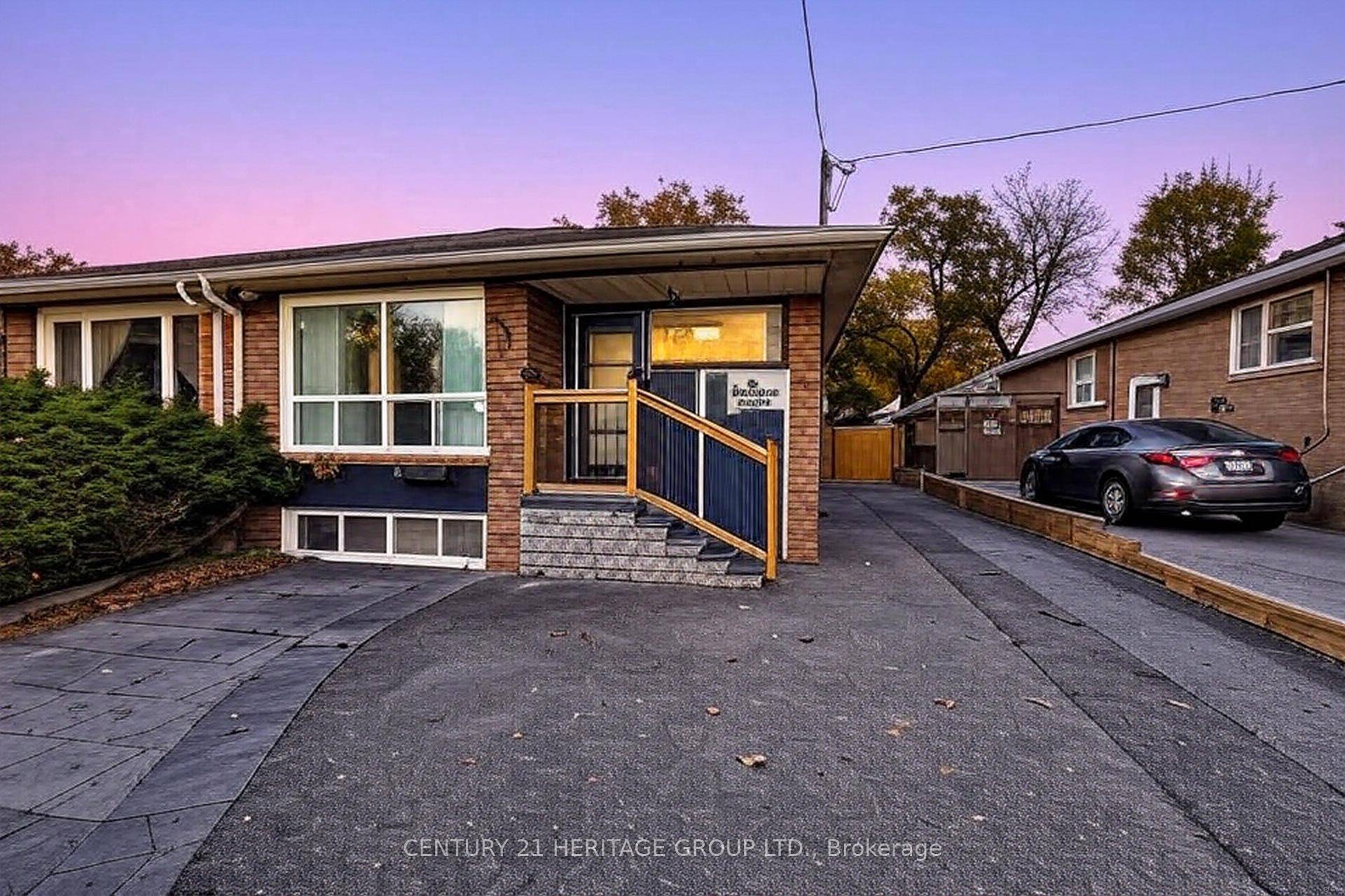 Attention Investors, First Time Buyers Or Downsizers This Home Is For You !