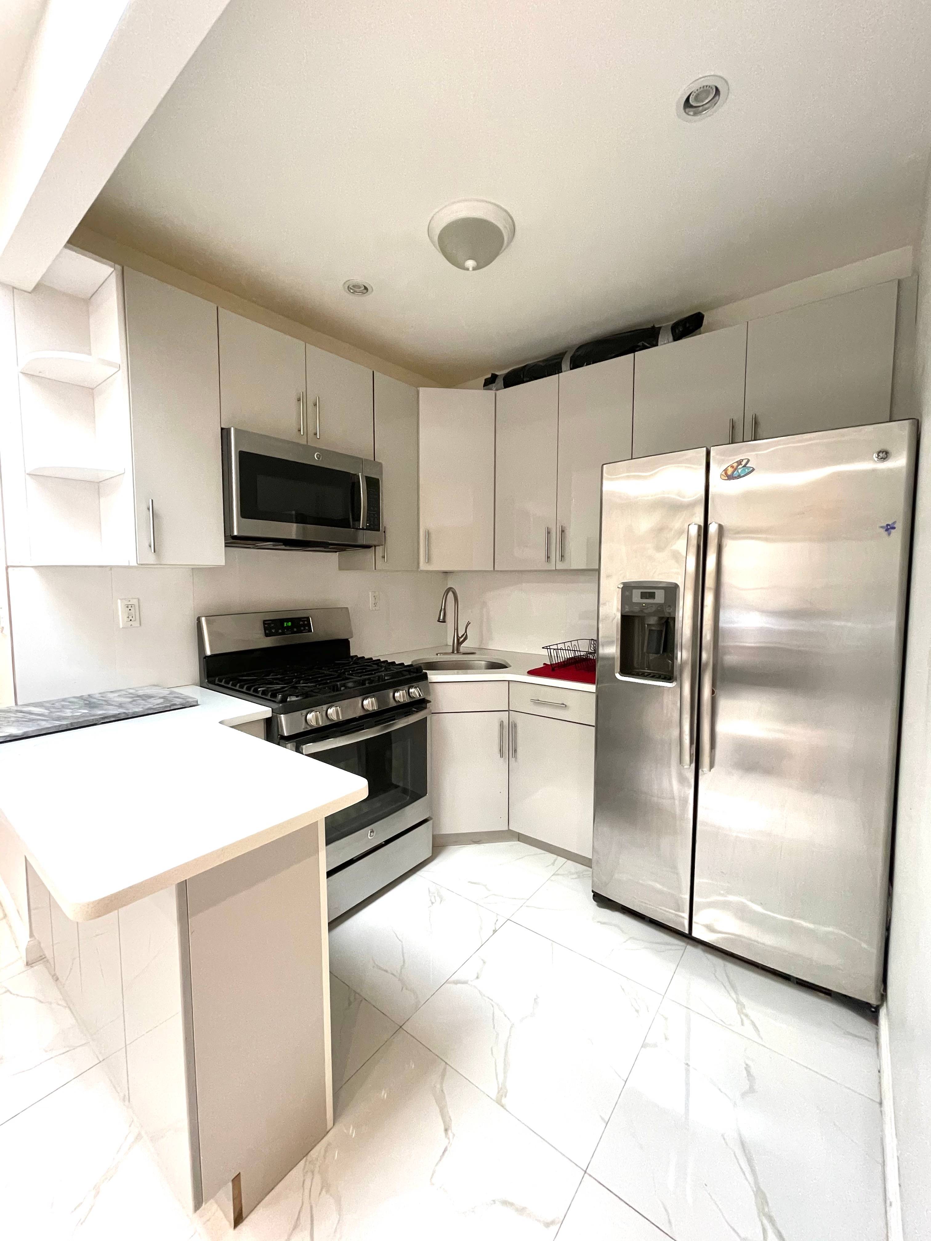 NEW LISTING ! EVERYTHING BRAND NEW !