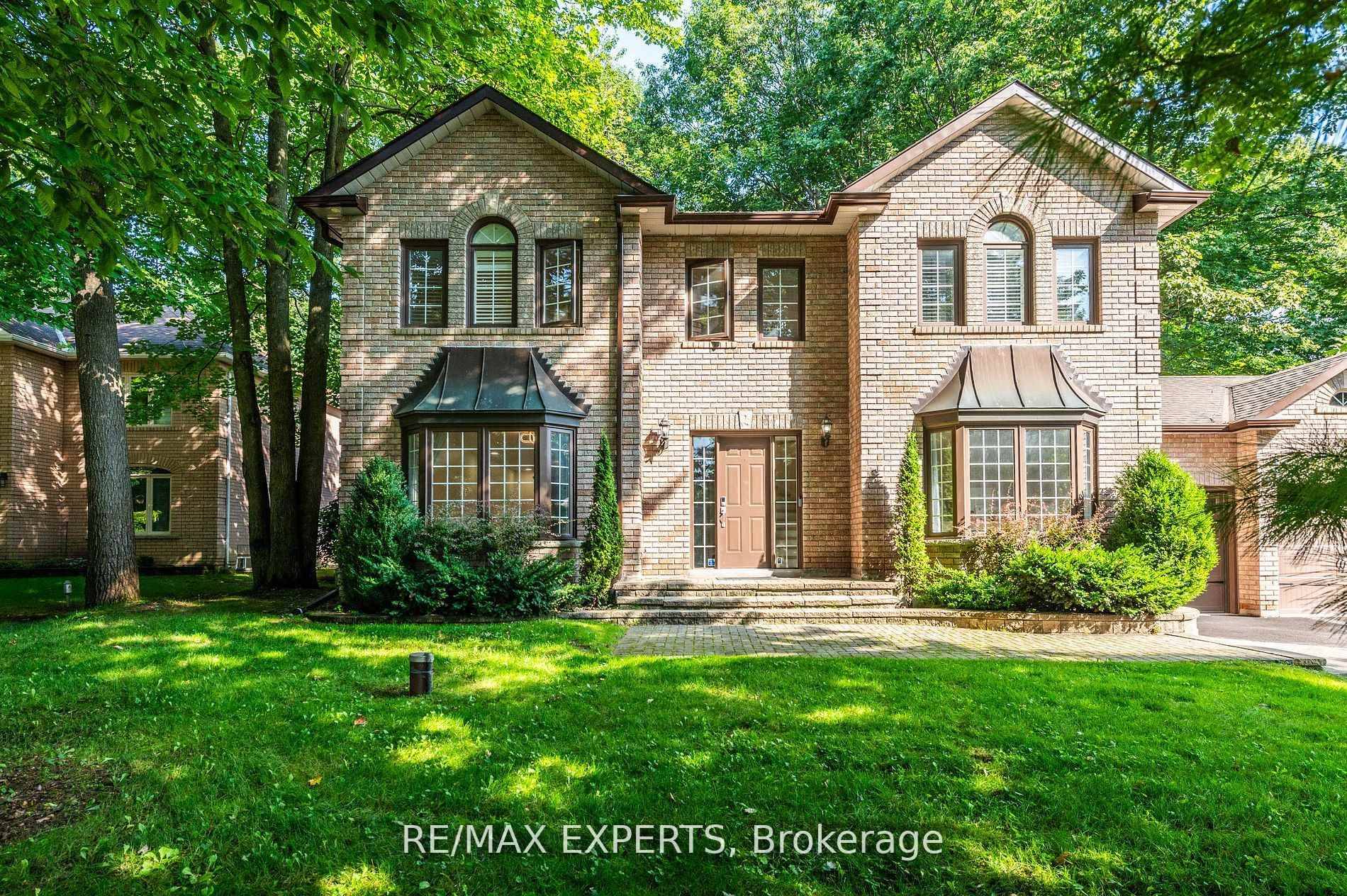 Beautiful 4 Bedroom Home in The Prestigious Stonegate Estate Subdivision on a Magnificent 1 2 Acre Landscaped lot.