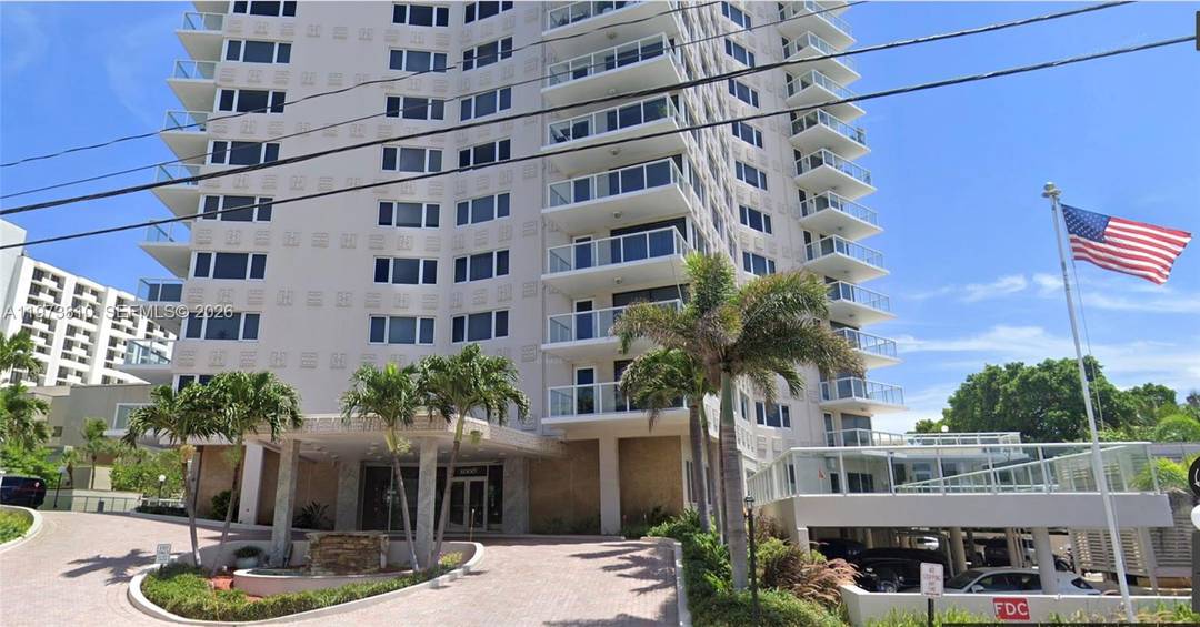 Exquisite High Rise Living 3000 Holiday Dr, Unit 1505 Experience the pinnacle of Fort Lauderdale living in this stunning 15th floor sanctuary.