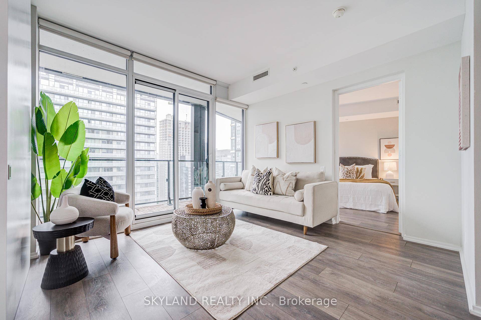 Spacious amp ; Modern 3 Bedroom, 2 Bathroom Condo With A Bright South Exposure And Clear City Views.