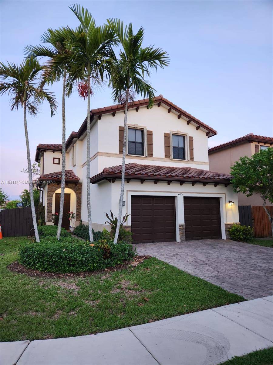 Come see this spacious amp ; well maintained 3bd 2.