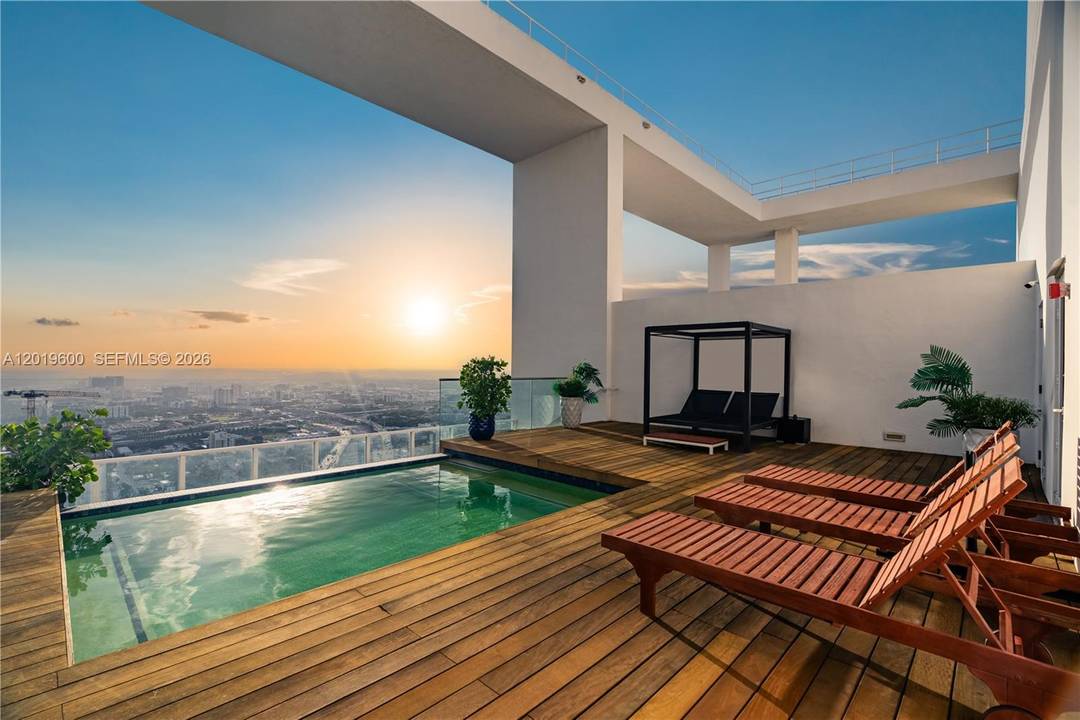 Perched high above the Miami skyline in the iconic Ten Museum Park, Residence 4607 delivers a refined, elevated living experience in the heart of Downtown Miami.