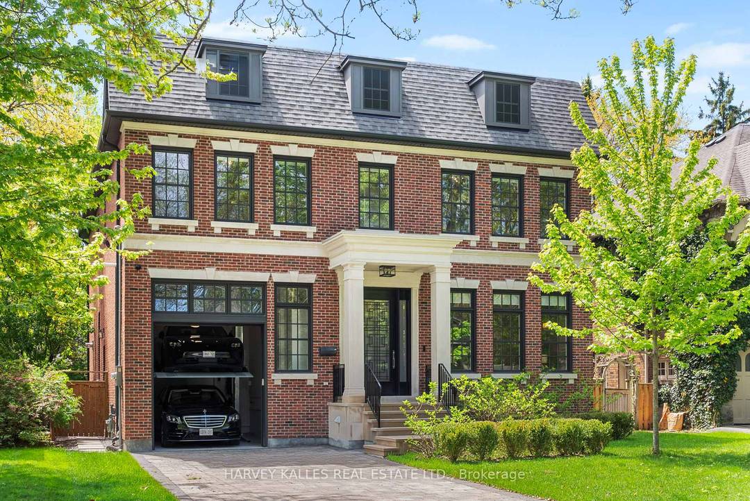 Welcome To The Finest Of Lytton Park.