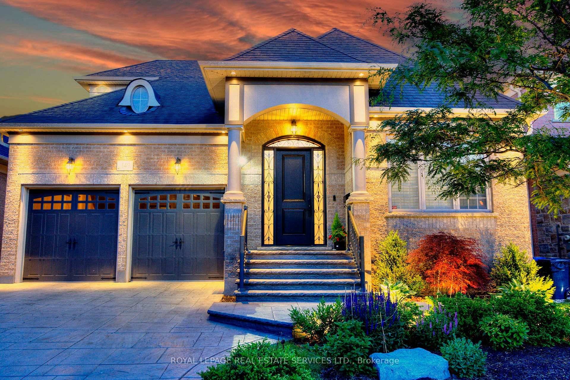 Rare executive style Bungaloft Home ideally located in the Upscale Streetville Glen Golf Community, This precious enclave community of 140 homes on Mississauga Road located on west Credit River, surrounded ...