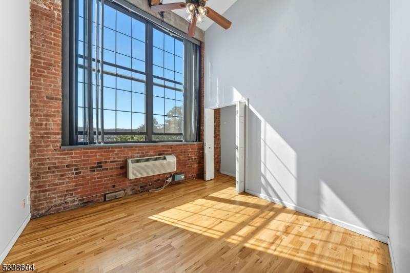 Trenton Ave Paterson City New Jersey Single-Family