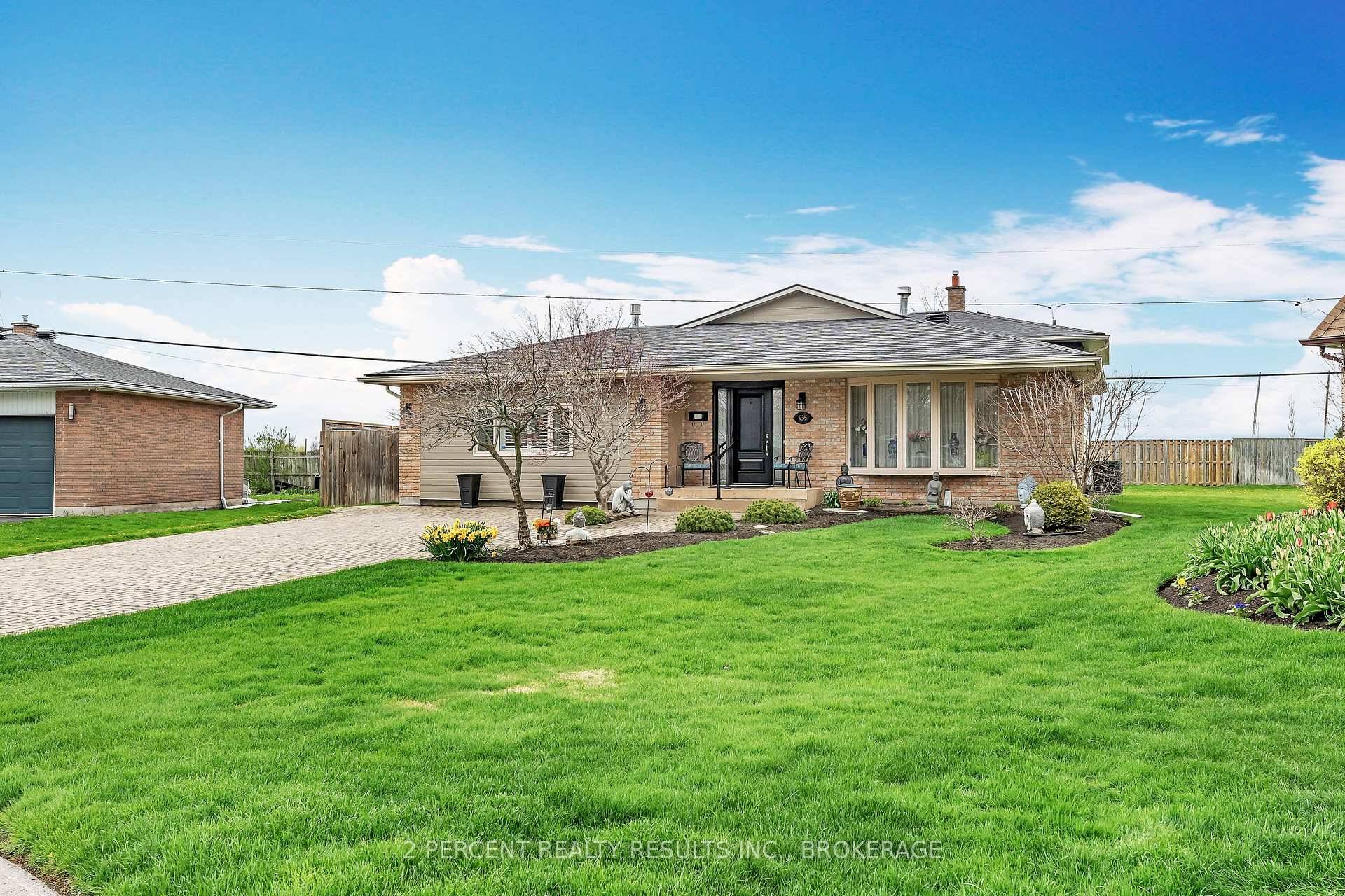 Welcome to 935 Brodie Avenue !