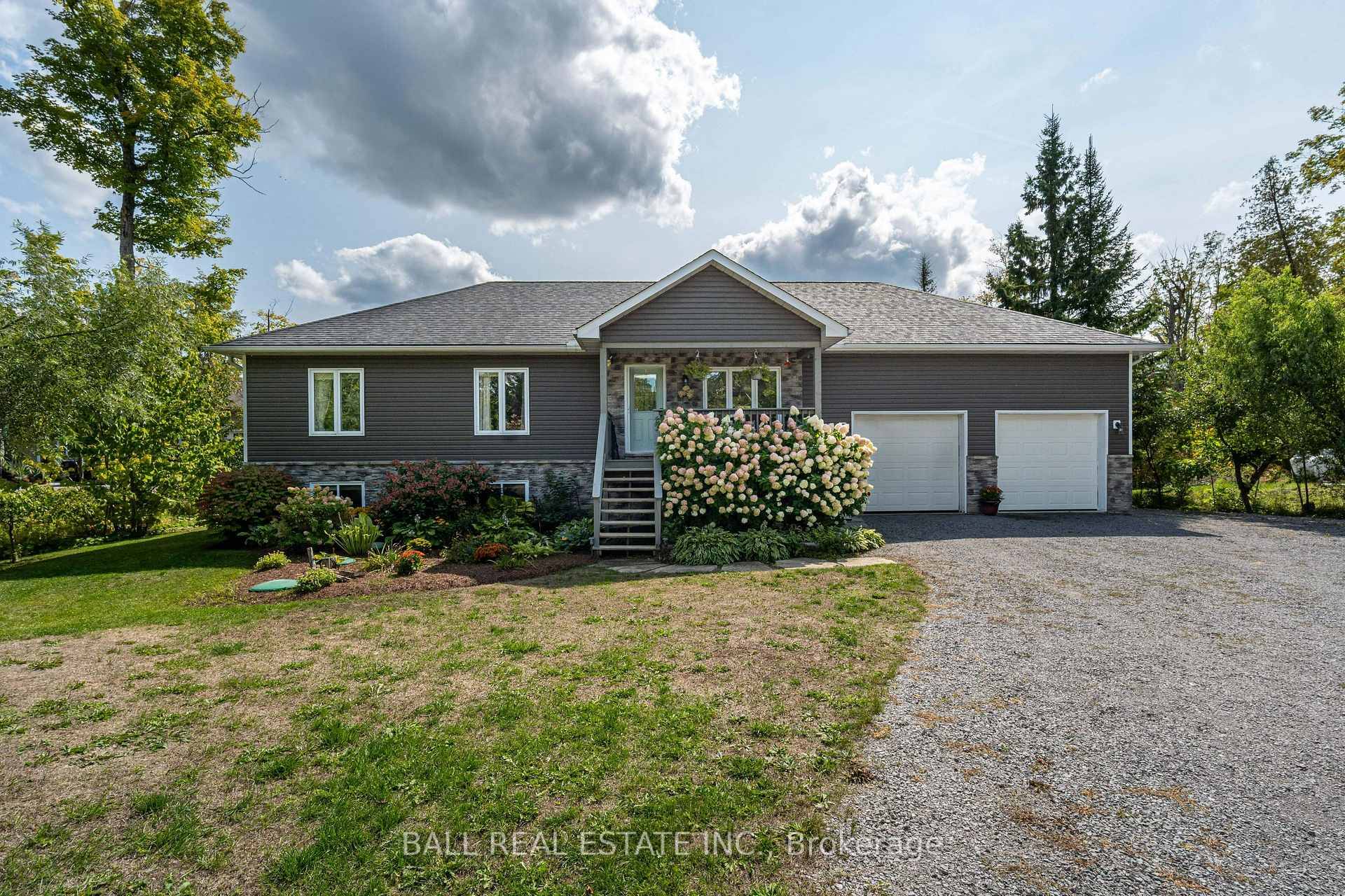 Stunning Custom Bungalow in Buckhorn Lakes Estates.