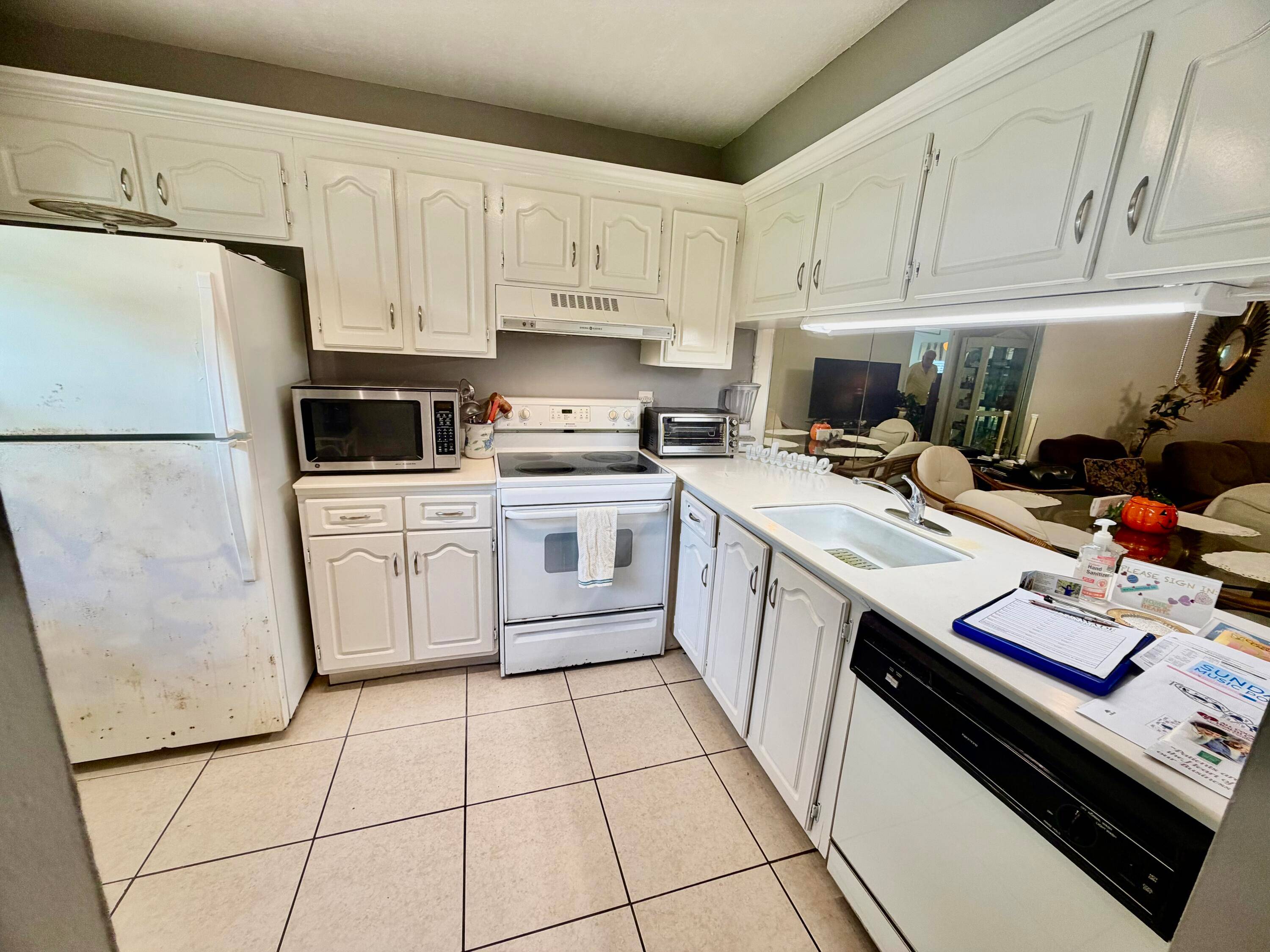 CORNER ground floor 2 2 unit RARELY available in sought after Bahama Village, conveniently located between the Main pool, Theater, Fitness center the Clubhouse, Restaurant Golf course !
