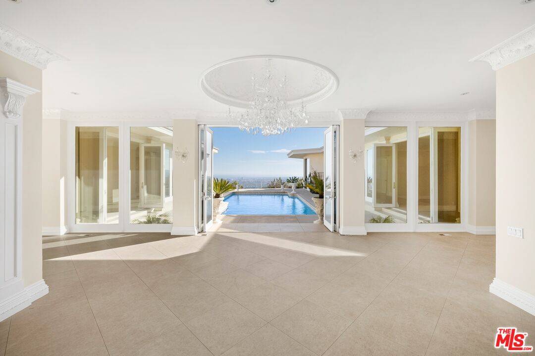 620 Cole Pl 4BR Beverly Hills Post Office | B.H.P.O. La